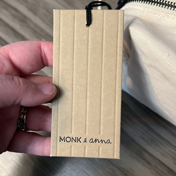 LINEN MONK & ANNA TOILETRY BAG - Picture 8 of 11